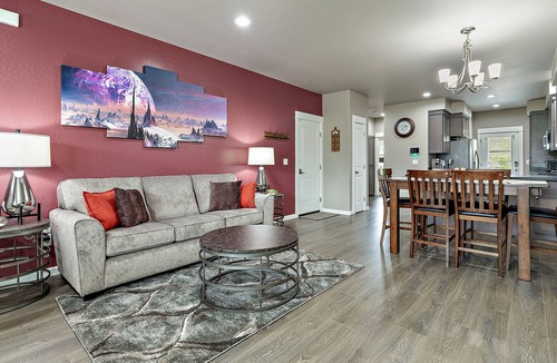Medford House | Galaxy-Themed, Fastest WiFi, 3 King Beds Home