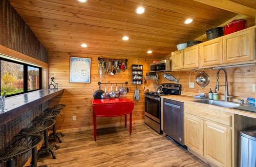 Bozeman Cabin | Gallatin River Homestead - Three wonderful rustic cabins
