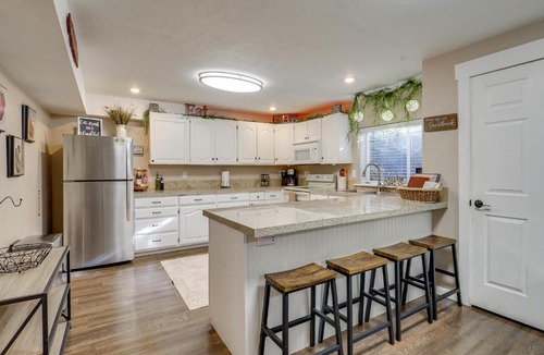 Bluffdale Apartment | Game Room + Hot Tub: Salt Lake City Area Apt
