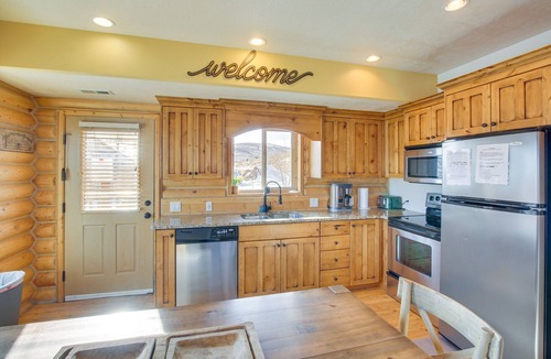 Sweetwater Cabin | Garden City Cabin ~ 6 Mi to Bear Lake State Park!