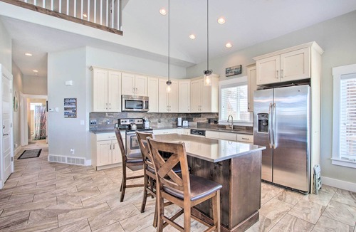 Cherimoya Hill Cottage | Garden City Gem: Private Hot Tub & Game Room!