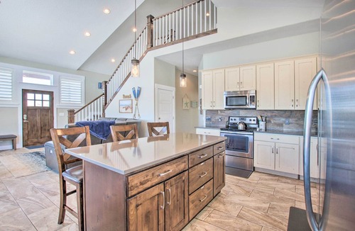 Cherimoya Hill Cottage | Garden City Gem: Private Hot Tub & Game Room!