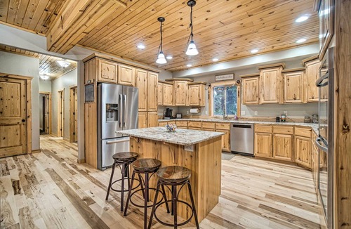 Garden Valley Cabin | Garden Valley Cabin w/Loft & Large Deck!
