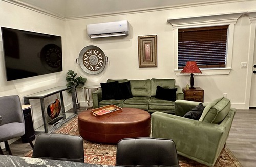 Lakewood House | Gated Carriage House Estate