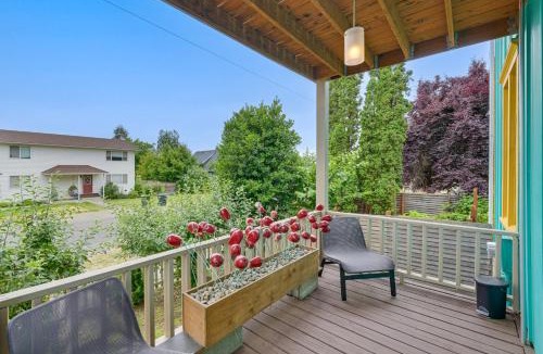 Toledo House | Gateway to Adventure! Dtwn Toledo Home Near Hiking