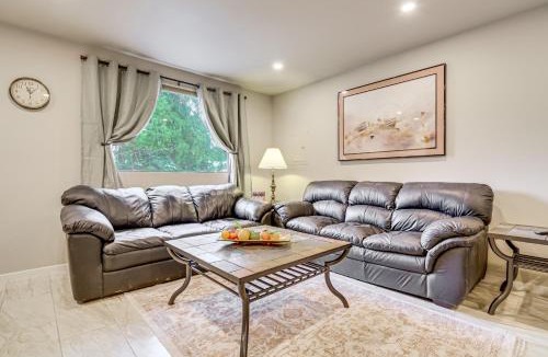 Martha Lake Apartment | Gateway to Seattle Area! Apt Great for Commuters