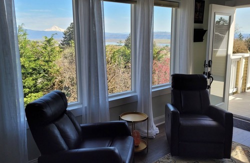 Camas Apartment | Gateway to the Gorge