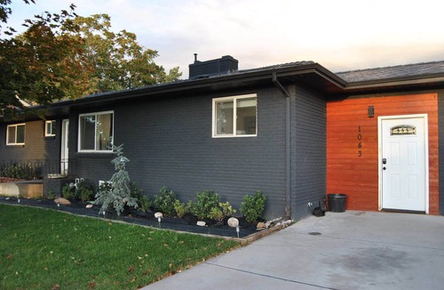 Hillcrest House | Gather and Getaway! 3 bed 2 bath