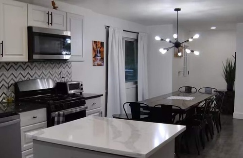 Hillcrest House | Gather Together | 2 Kitchens | Pet Friendly Stay