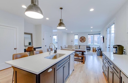 Salemtown House | Germantown Walk - Large Home - Mins To Downtown