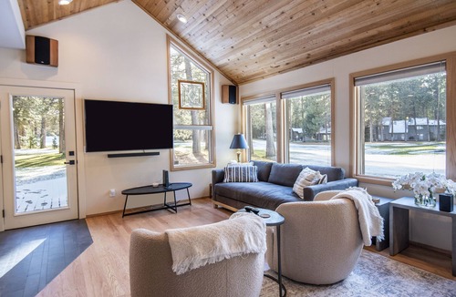 Black Butte Ranch House | GH091A | Views of Big Meadow 5th fairway. Spacious home with a game room!