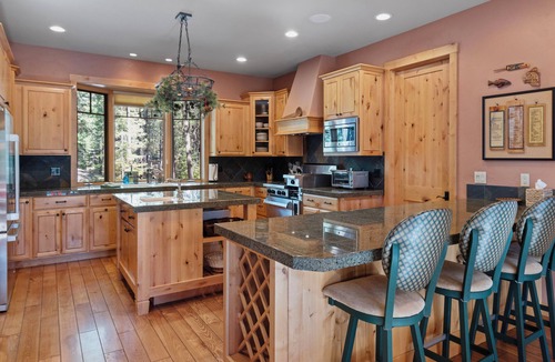 Black Butte Ranch House | GH261 | Amazing Luxury home sure to be your new favorite!