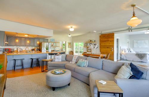 Gig Harbor House | Gig Harbor House with Private Beach and Views!