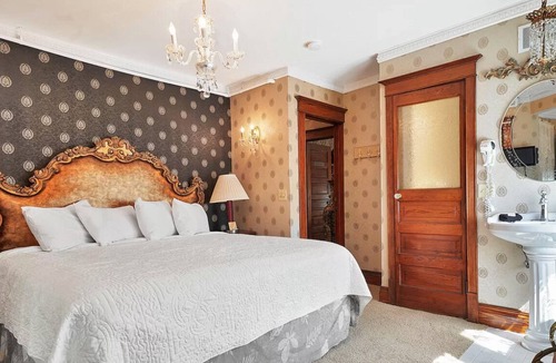 Mount Pleasant Bed & Breakfast | Ginkgo Tree Inn