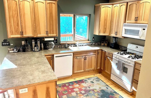 Glacier Cabin | Glacier Creek and Forest View, Hot Tub on Covered Deck