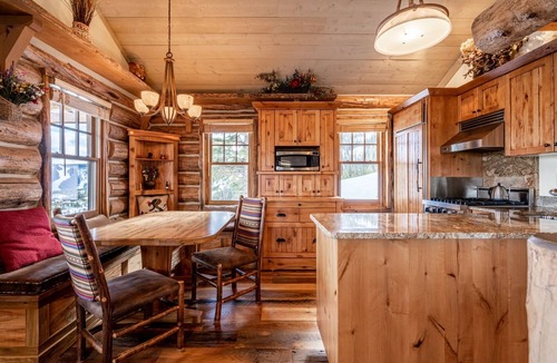 Big Sky Cabin | "Gold Rush" Cowboy Heaven Cabin w/Loft, Hot Tub, Best Views, Steps to Adventure!