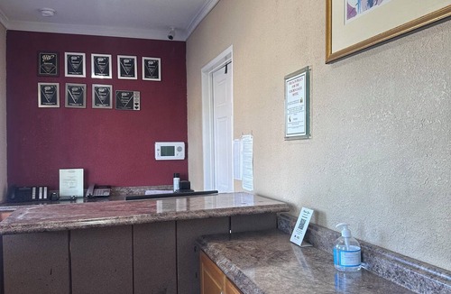 Dorris Hotel | Golden Eagle Motel