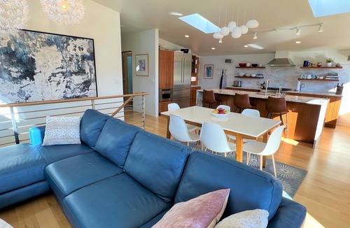 Sunset Hill House | Goldfinch House - Scandinavian Modern Near Beaches
