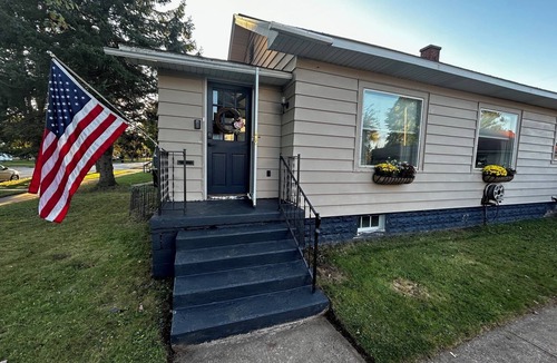 Iron Mountain House | Golf Course Bungalow