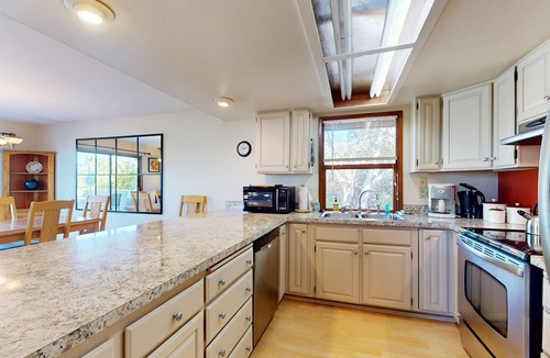 Bainbridge Island House | Golf-course-view house with deck, fireplace, grill, pet friendly - near ferry