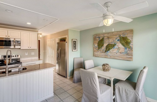 Diamondhead Condo | Golf Course Views! Couple's Retreat in Diamondhead