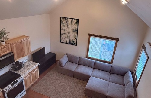 Apple Valley Cabin | Gooseberry Lodges