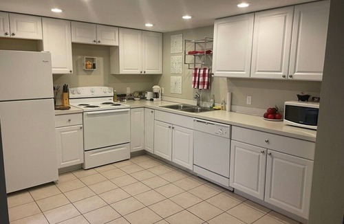 Sunland Estates House | Gorge Amphitheatre House, 5.4 miles from venue