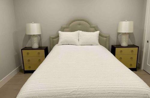 Greenwood House | Gorgeous 1 BR Suite in a New House Free Parking