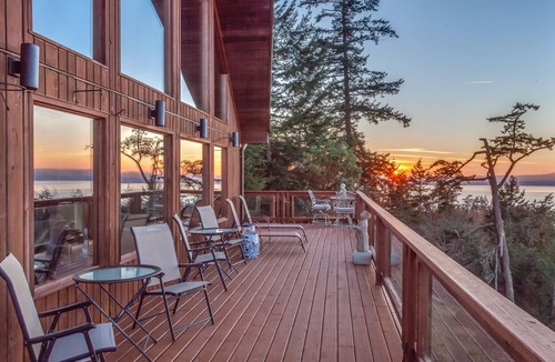 Friday Harbor House | Gorgeous 4-Bedroom Island Retreat With Island/Water Views; Sleeps 12
