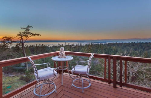 Friday Harbor House | Gorgeous 4-Bedroom Island Retreat With Island/Water Views; Sleeps 12