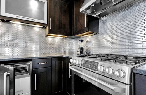 Lansing Condo | Gorgeous Apt w/Balcony - Walk to Stadium & Lansing Center
