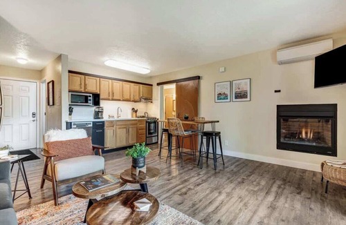 Bend Condo | Gorgeous Condo near Downtown & the Deschutes River