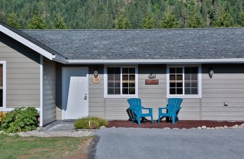 Leavenworth Cottage | Gorgeous Enchantment Views From Quail Cottage