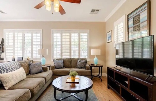 Gilbert House | Gorgeous Gilbert Getaway/3 Bedroom 2+ Bath Home/2 car garage/Sleeps 10