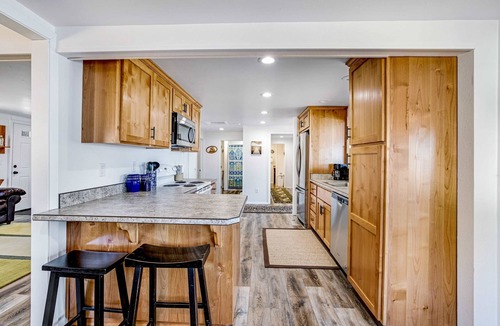 Garibaldi House | Gorgeous home overlooking the bay near a boat launch dog friendly