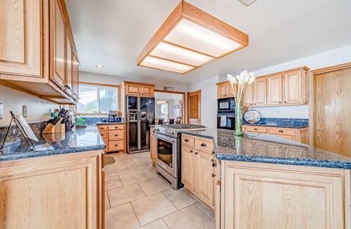 Harbor House | Gorgeous oceanfront estate with amazing views & hot tub - steps to quiet beach