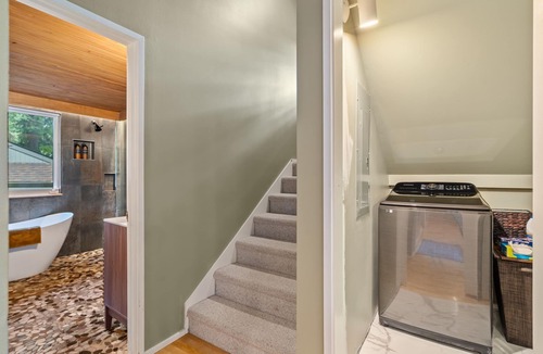 Cedar Hills House | Gorgeous Portland home in the West Slope neighborhood adjacent to everything!