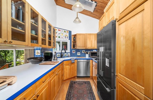 Cedar Hills House | Gorgeous Portland home in the West Slope neighborhood adjacent to everything!
