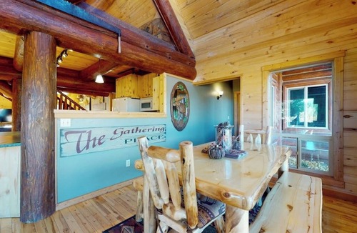South Fork Cabin | Gorgeous riverfront home with private hot tub/deck/free WiFi/full kitchen