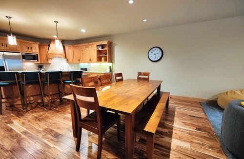 Government Camp House | Grand Lodge 5 at the Official Collins Lake Resort
