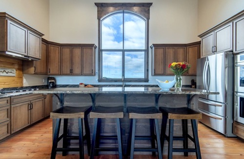 Clawson House | Grand Teton Painted Pony House w/Hot Tub AC and Heated Garage