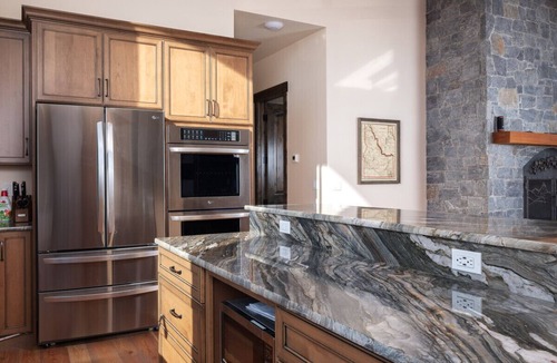 Clawson House | Grand Teton Painted Pony House w AC, Heated Garage, and Hot Tub