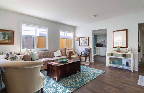 Washington Park Apartment | Grandmillennial-Style | UW Cap Hill | EV Charging