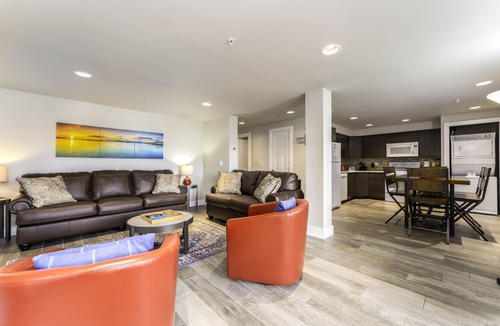 Chelan Condo | GrandView 100 - Luxury 2 Bedroom Waterfront condo