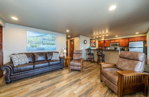 Chelan Condo | GrandView #102, 2-Bedroom Waterfront Condo