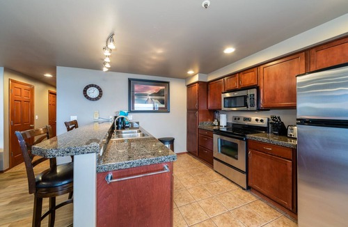 Chelan Condo | GrandView #102, 2-Bedroom Waterfront Condo