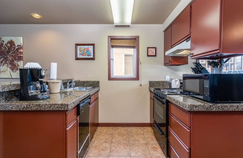 Chelan Condo | GrandView 200 - Luxury Waterfront condo