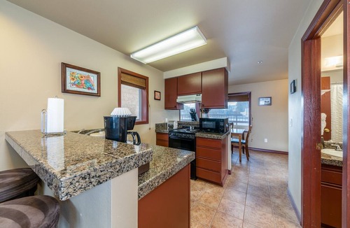 Chelan Condo | GrandView 200 - Luxury Waterfront condo
