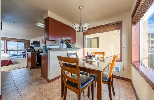 Chelan Condo | GrandView 200 - Luxury Waterfront condo