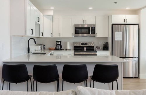 Chelan Condo | GrandView 202 - Luxury 2 Bedroom Waterfront Condo